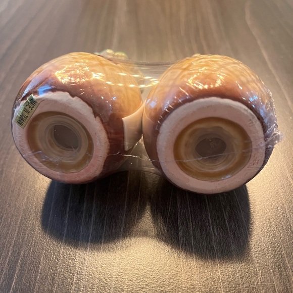 Salt and Pepper Shaker Set - Hawaii - Picture 2 of 5